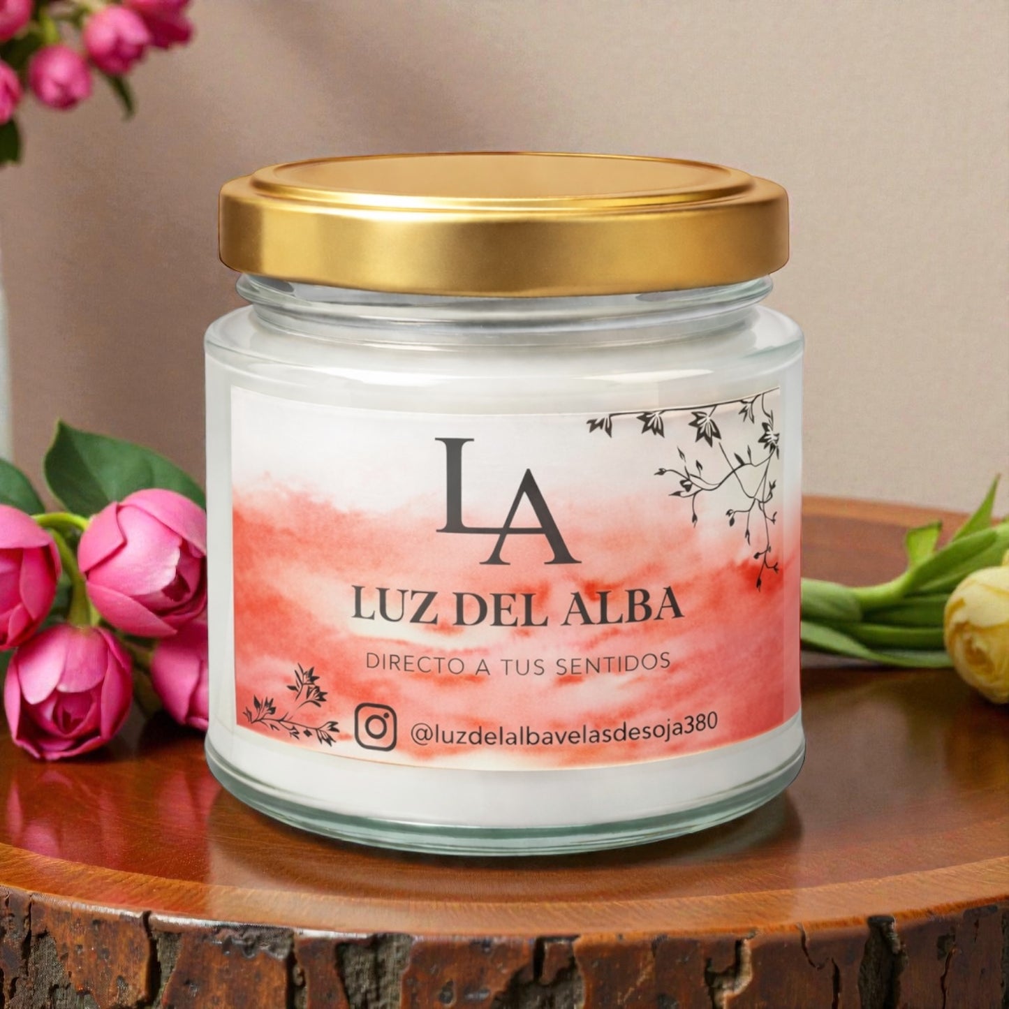 Vela Sensorial Profesional- Linea Bienestar 200Gr, luz del alba, envase con tapa dorada y diseño floral.