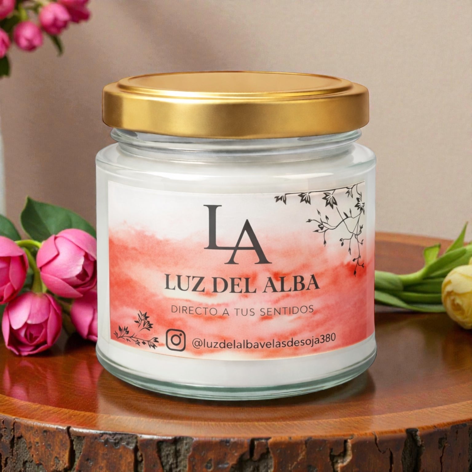 Vela Sensorial Profesional- Linea Bienestar 200Gr, luz del alba, envase con tapa dorada y diseño floral.